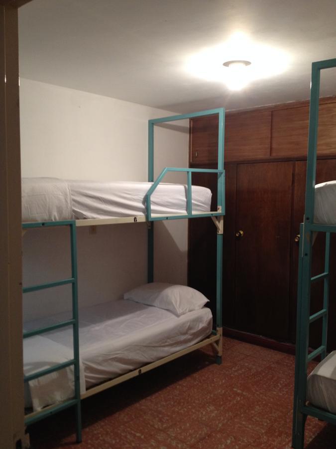 The Kings And Queens Hostel Medellin Exterior photo