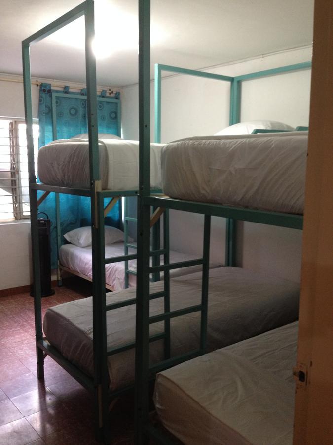 The Kings And Queens Hostel Medellin Exterior photo